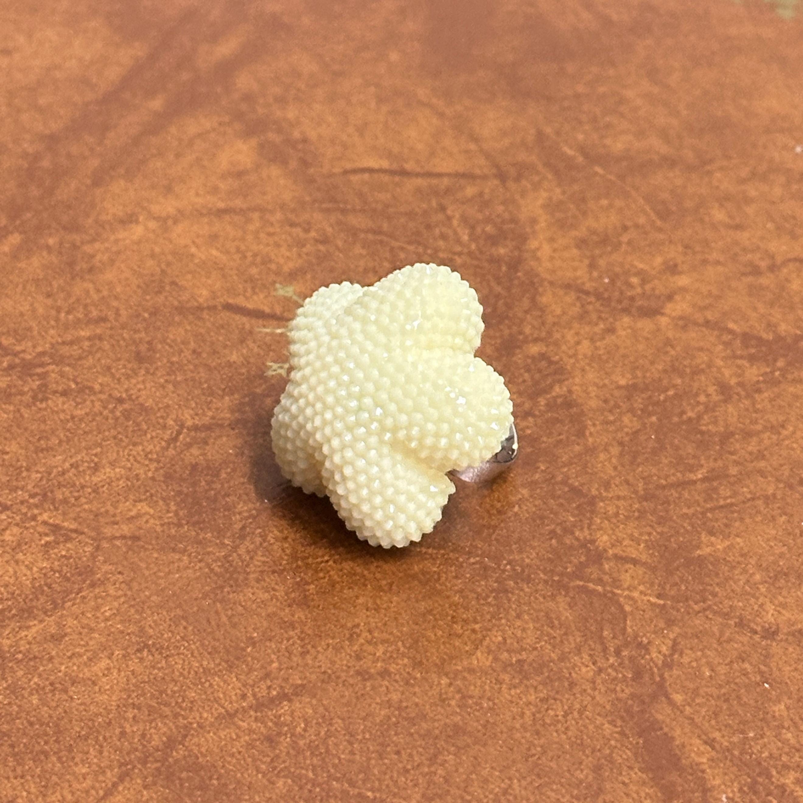 Novelty Cream Puffy Diamante Starfish Ring Silver Tone Adjustable Size