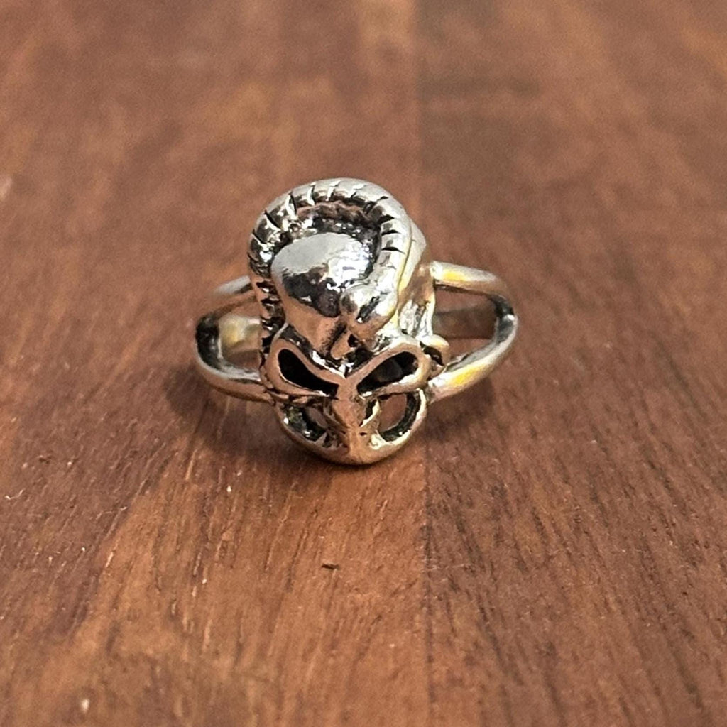 Sci-fi Gothic Alien Snake Skull Statement Ring Silver Tone Halloween Ring - Various Sizes