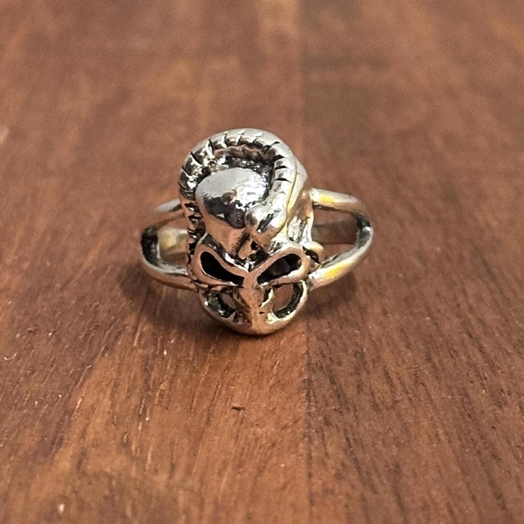 Sci-fi Gothic Alien Snake Skull Statement Ring Silver Tone Halloween Ring - Various Sizes