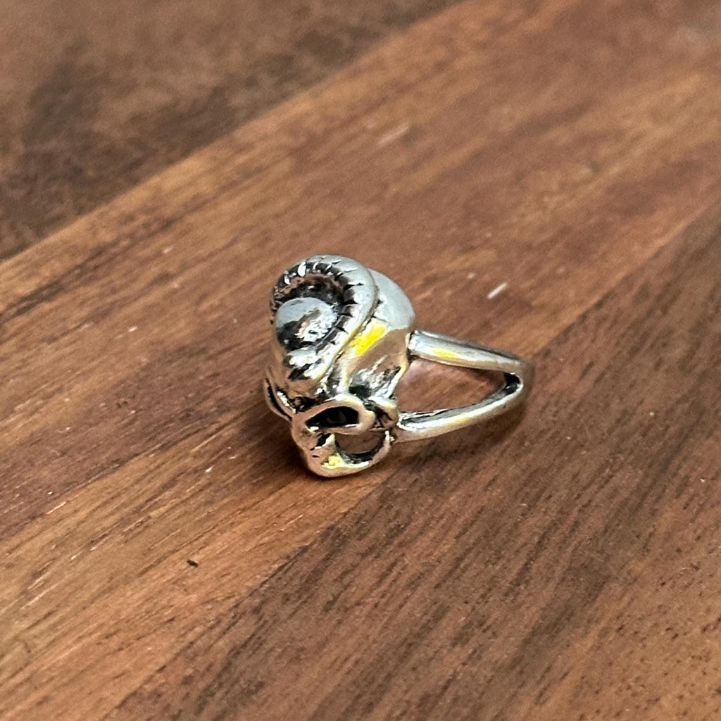 Sci-fi Gothic Alien Snake Skull Statement Ring Silver Tone Halloween Ring - Various Sizes